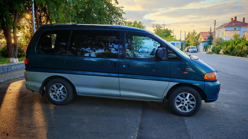 Mitsubishi Space gear, снимка 2 - Автомобили и джипове - 52421444