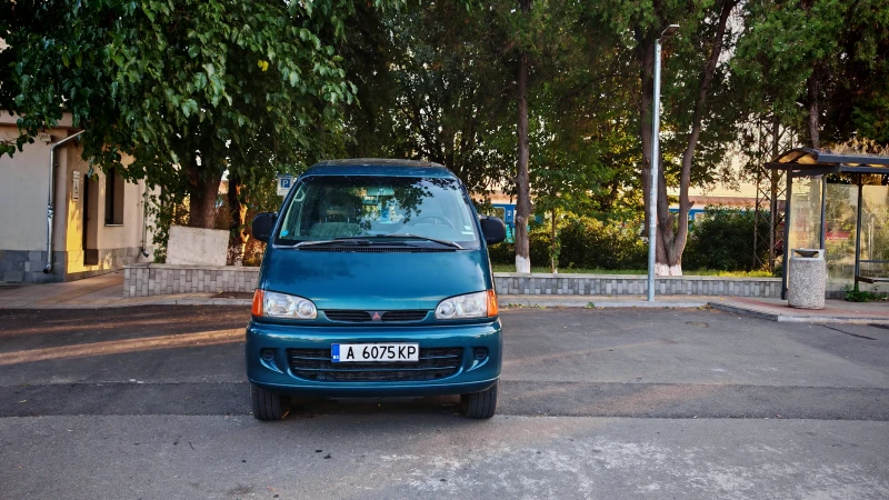 Mitsubishi Space gear, снимка 4 - Автомобили и джипове - 52421444