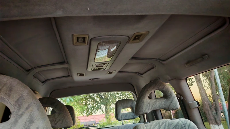 Mitsubishi Space gear, снимка 11 - Автомобили и джипове - 52421444