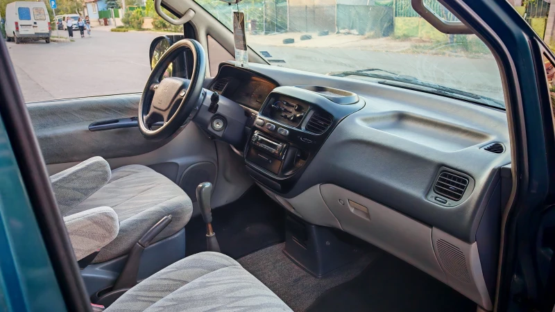 Mitsubishi Space gear, снимка 6 - Автомобили и джипове - 52421444