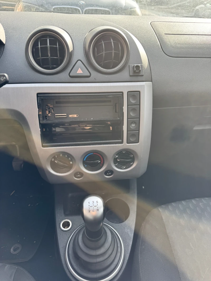 Ford Fiesta, снимка 10 - Автомобили и джипове - 52521882