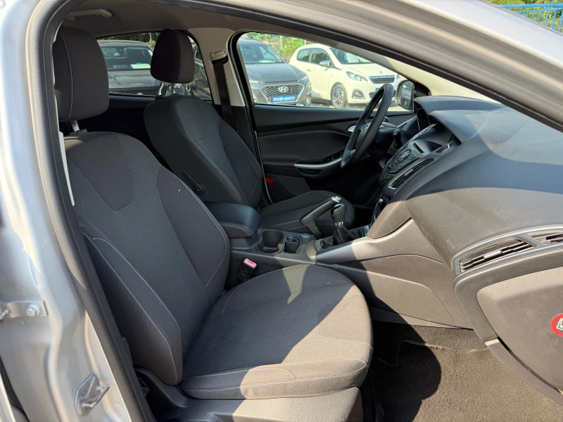 Ford Focus 1.6i-120-к.с-БЕНЗИН-ГАЗ-КЛИМАТРОНИК, снимка 16 - Автомобили и джипове - 52727804