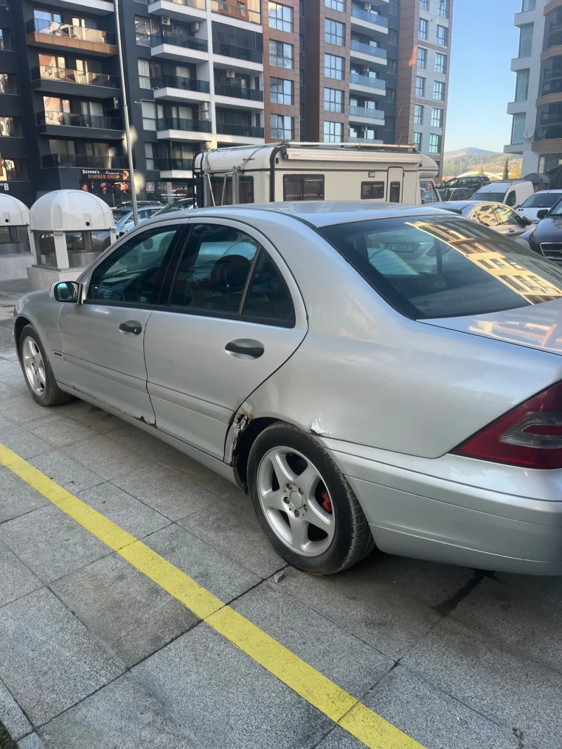 Mercedes-Benz C 200, снимка 4 - Автомобили и джипове - 53010969