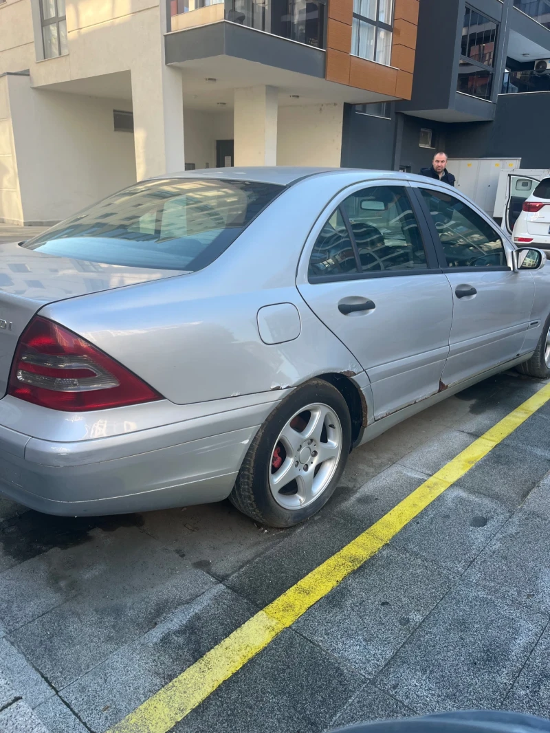 Mercedes-Benz C 200, снимка 6 - Автомобили и джипове - 53010969