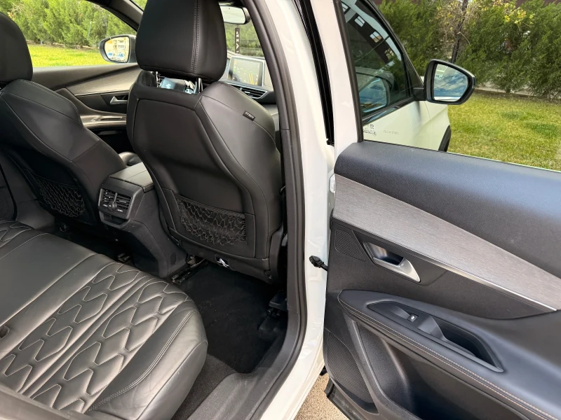 Peugeot 3008 GT/FullLED/KeyGO/Pano/Assist/360, снимка 12 - Автомобили и джипове - 53397041