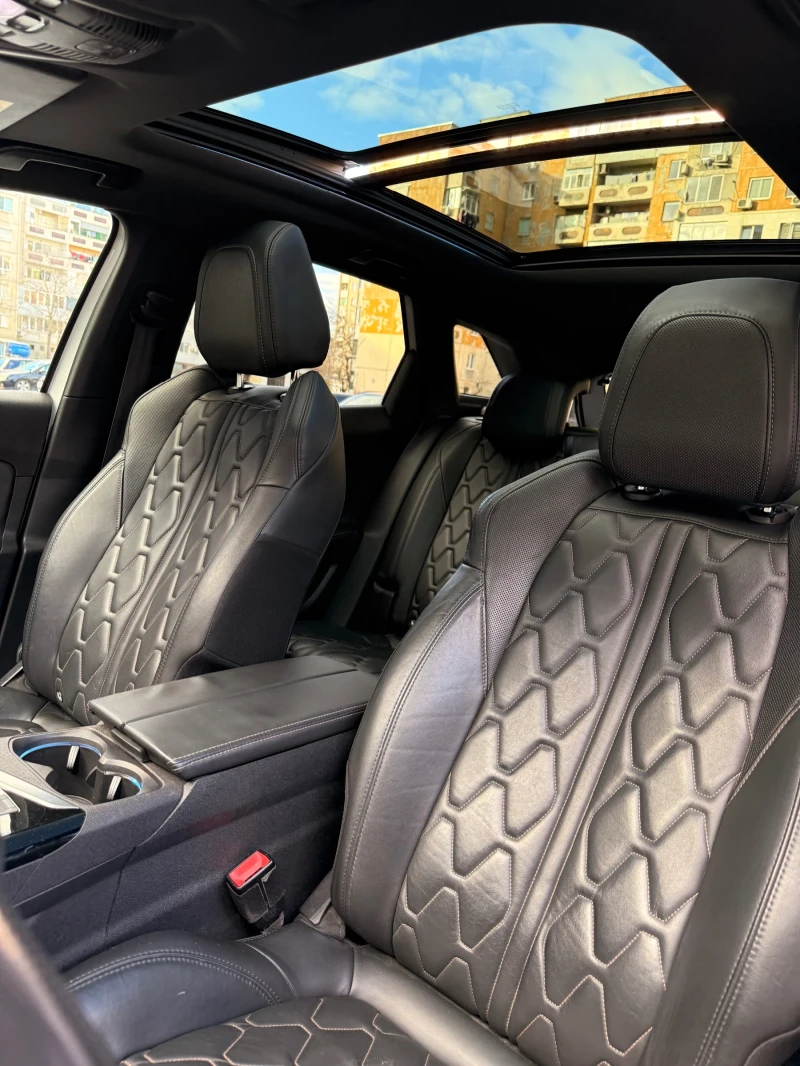 Peugeot 3008 GT/FullLED/KeyGO/Pano/Assist/360, снимка 10 - Автомобили и джипове - 53397041