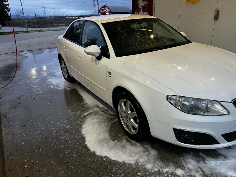 Seat Exeo 2.0TDI, снимка 5 - Автомобили и джипове - 53423419