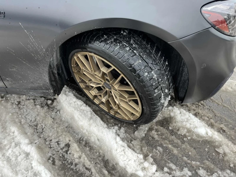 Mercedes-Benz E 43 AMG 4М* Burmester* 360View* Обдухване* Keyless* CarPla, снимка 7 - Автомобили и джипове - 53587242