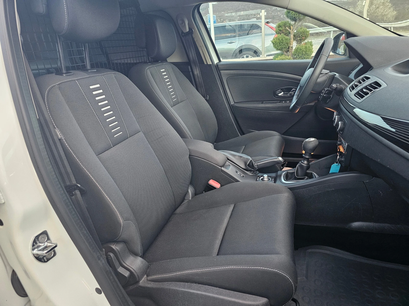 Renault Megane 1.5DCI КЛИМАТИК ! ! ТОВАРЕН ! ! ЕВРО 5 | Mobile.bg — изображение 13