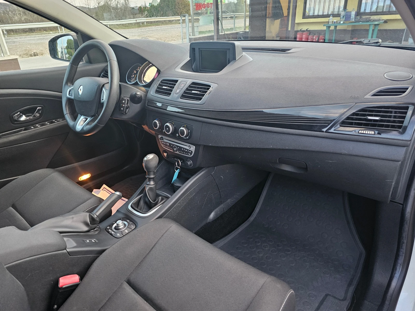 Renault Megane 1.5DCI КЛИМАТИК ! ! ТОВАРЕН ! ! ЕВРО 5 | Mobile.bg — изображение 12