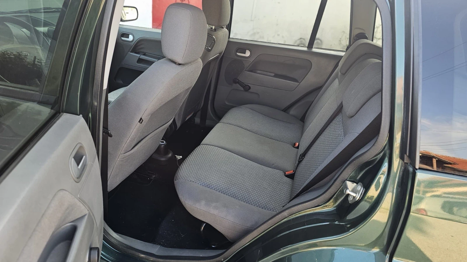 Ford Fusion Продава се Форд фусион 2006 Facelift 1.6benzin - изображение 9