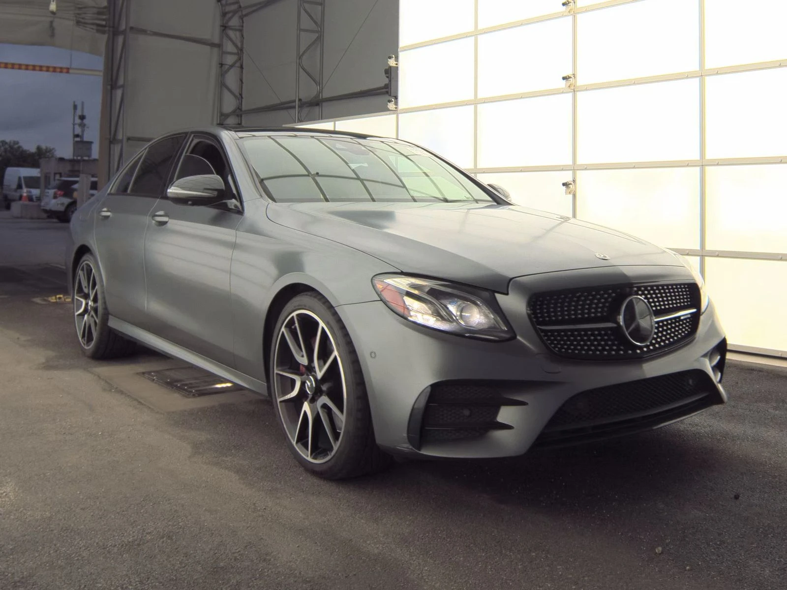 Mercedes-Benz E 43 AMG AMG* BURMASTER* DIGITAL* 360* HEADUP* PANO* PERFOR - изображение 3