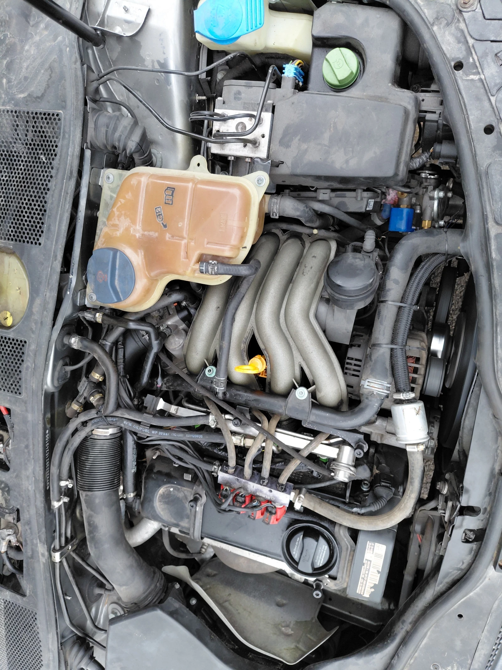 VW Passat 2.0 - изображение 10