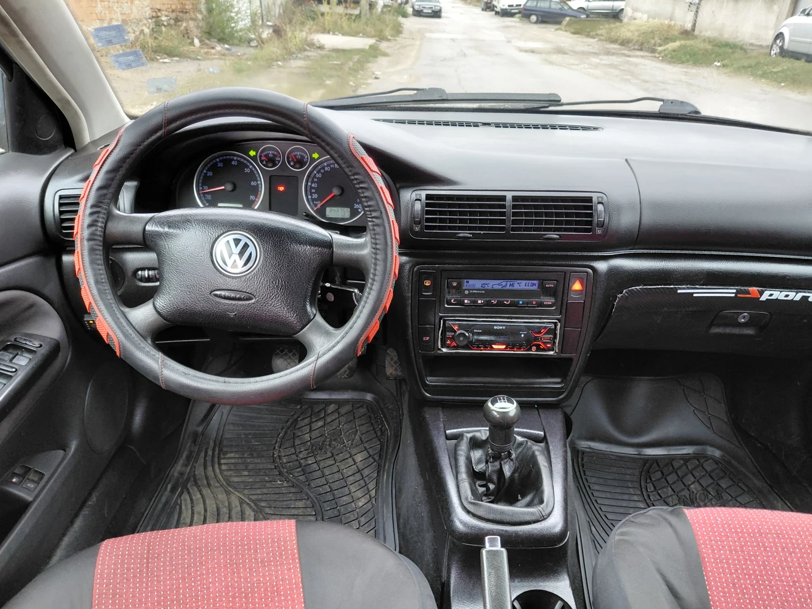 VW Passat 2.0 - изображение 9