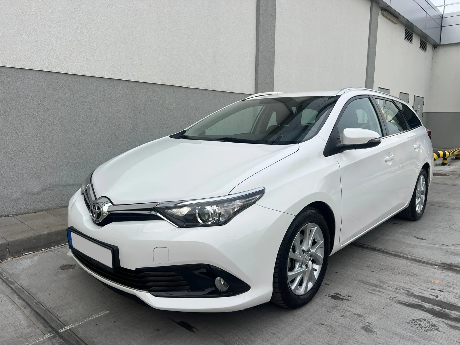 Toyota Auris * 1.6D4D* Facelift* 3xTOP..!!! | Mobile.bg — изображение 3