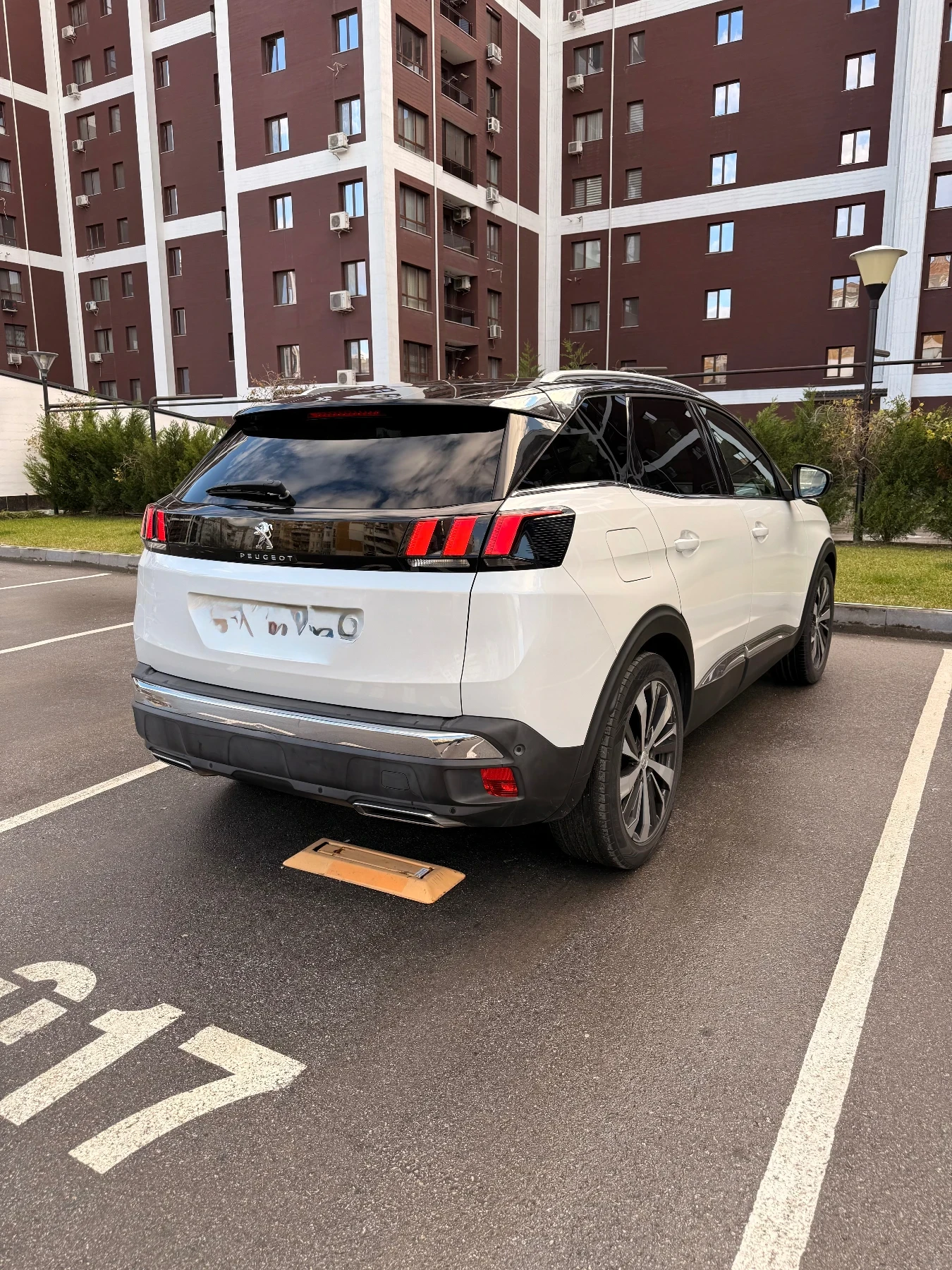 Peugeot 3008 GT/FullLED/KeyGO/Pano/Assist/360 - изображение 4