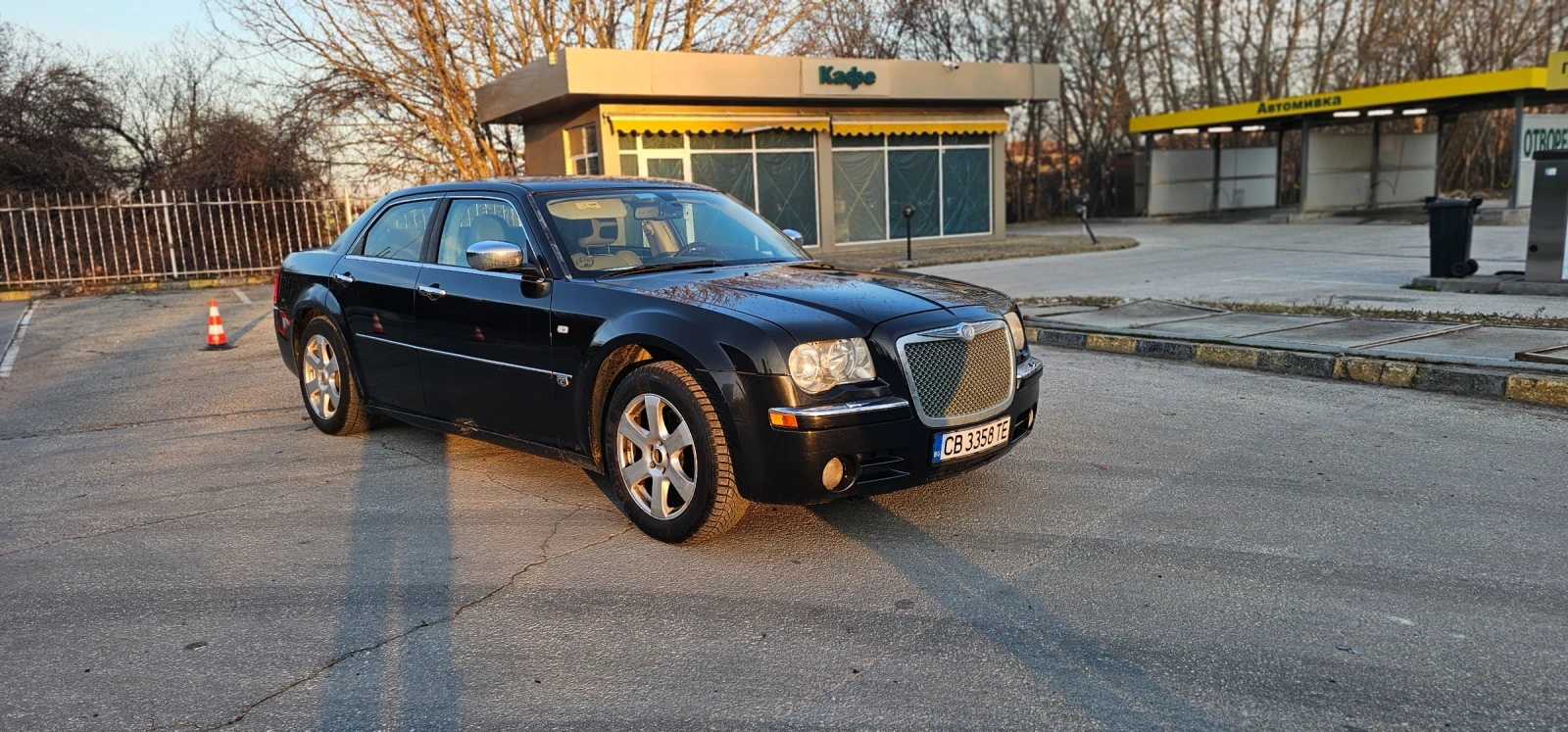 Chrysler 300c 3.5i Газ Инж , снимка 2 - Автомобили и джипове - 53793107
