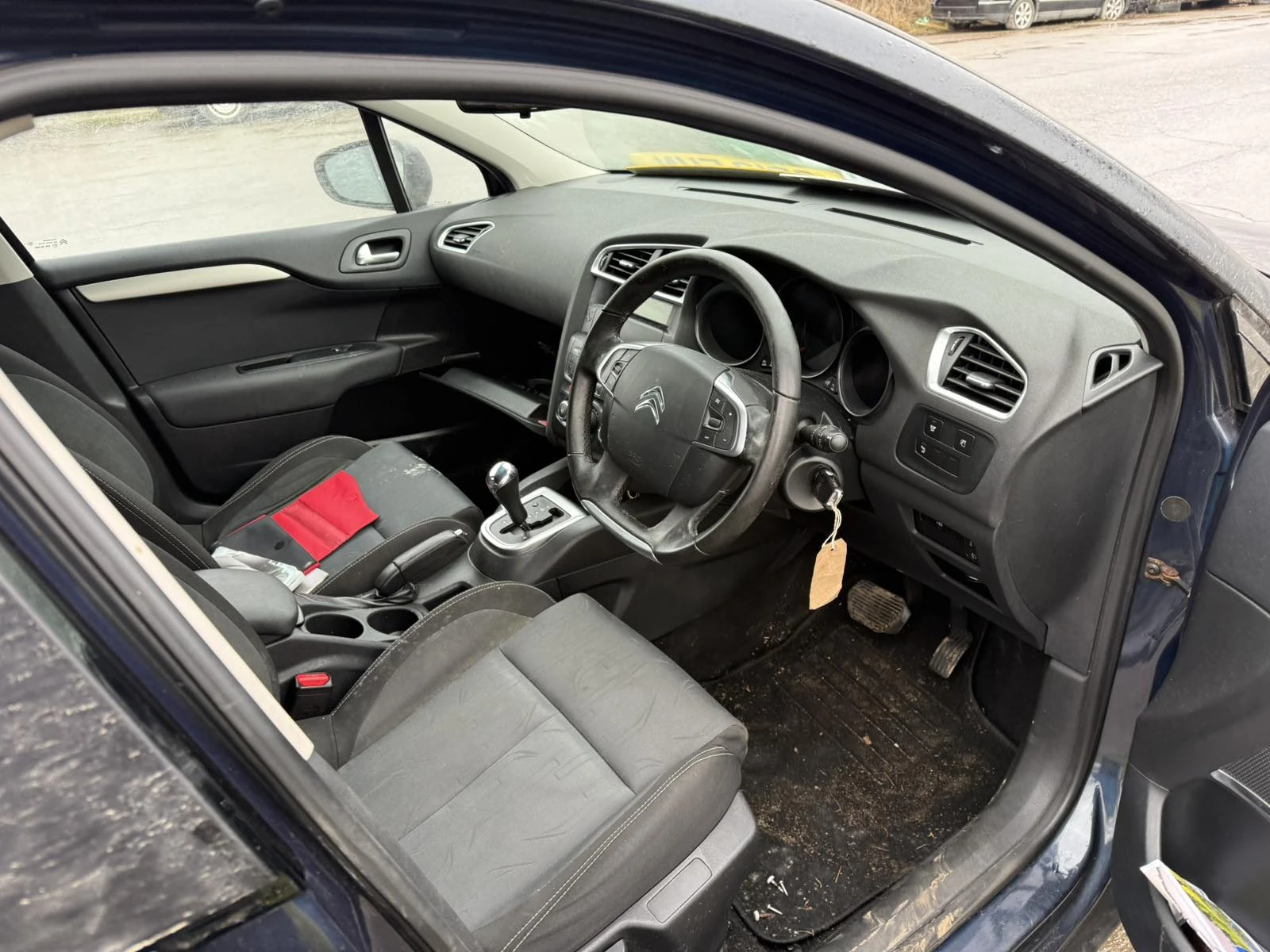 Citroen C4 1.6 auto, снимка 8 - Автомобили и джипове - 54035410