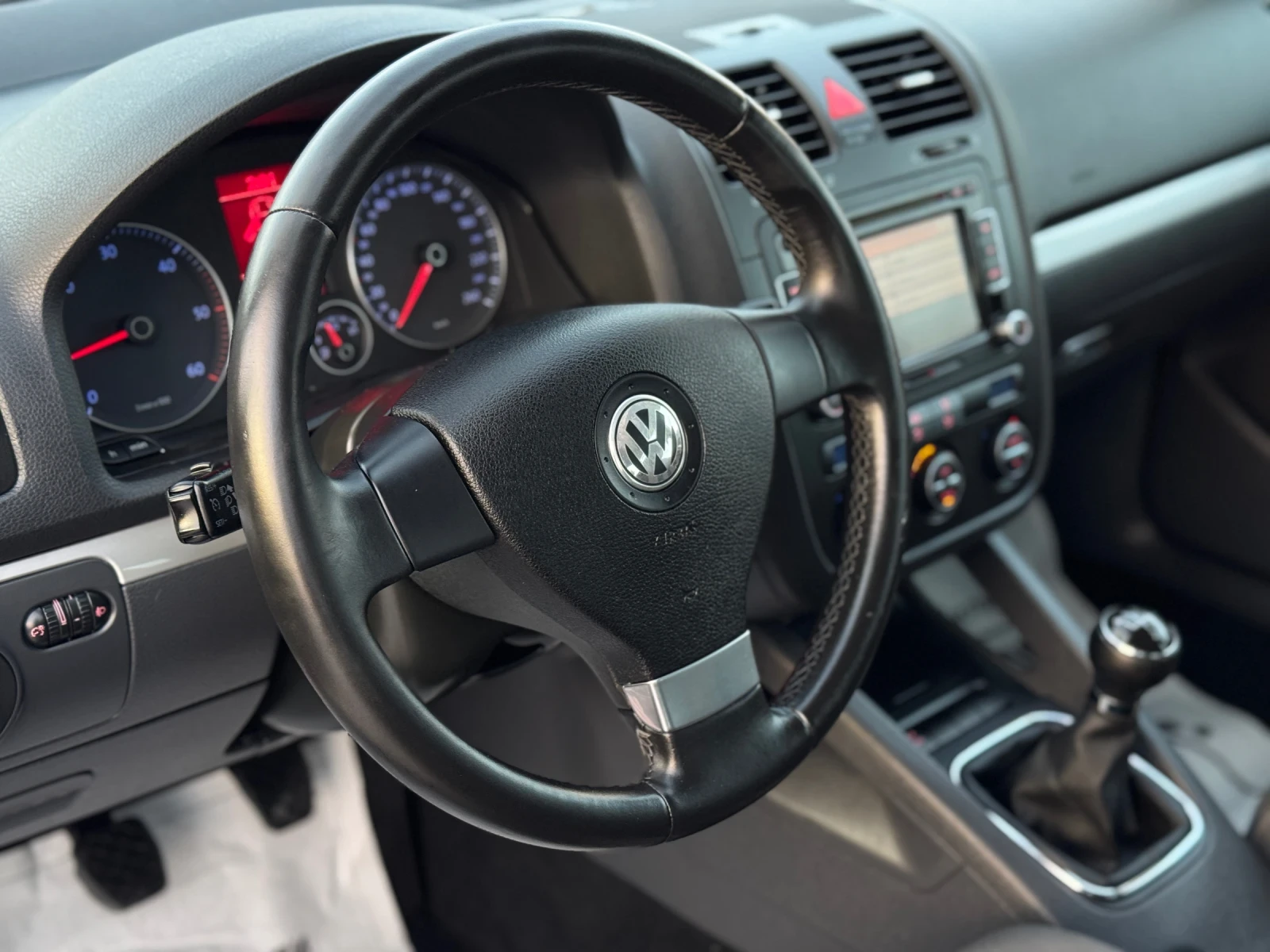 VW Golf 1.9 TDI 105hp HIGHLINE BLUEMOTION , снимка 10 - Автомобили и джипове - 54234270