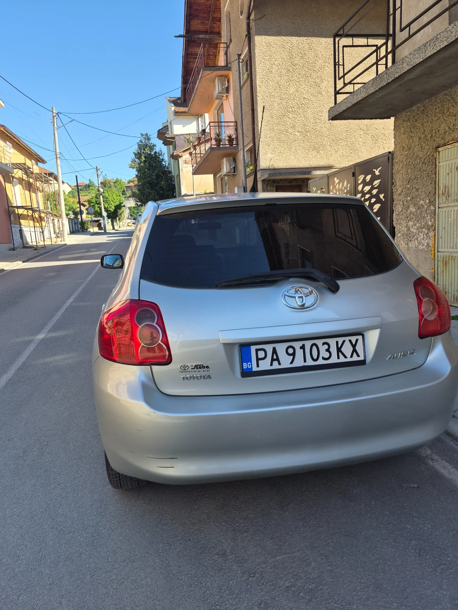 Toyota Auris, снимка 2 - Автомобили и джипове - 54563852