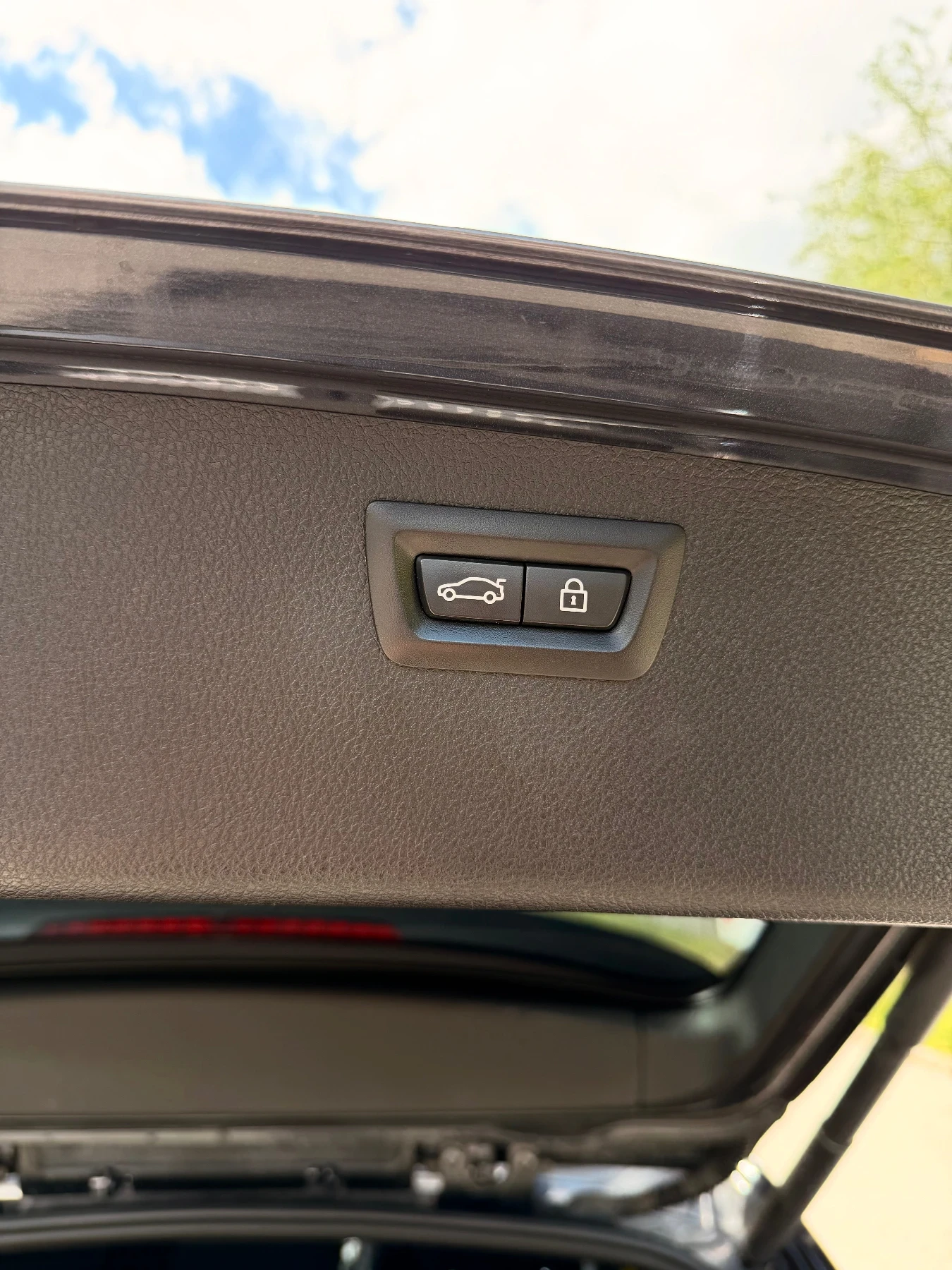 BMW 320 320i M-Performance LCI, снимка 16 - Автомобили и джипове - 54669880