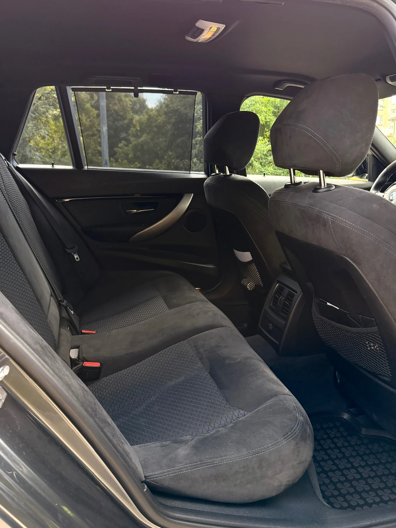 BMW 320 320i M-Performance LCI, снимка 8 - Автомобили и джипове - 54669880