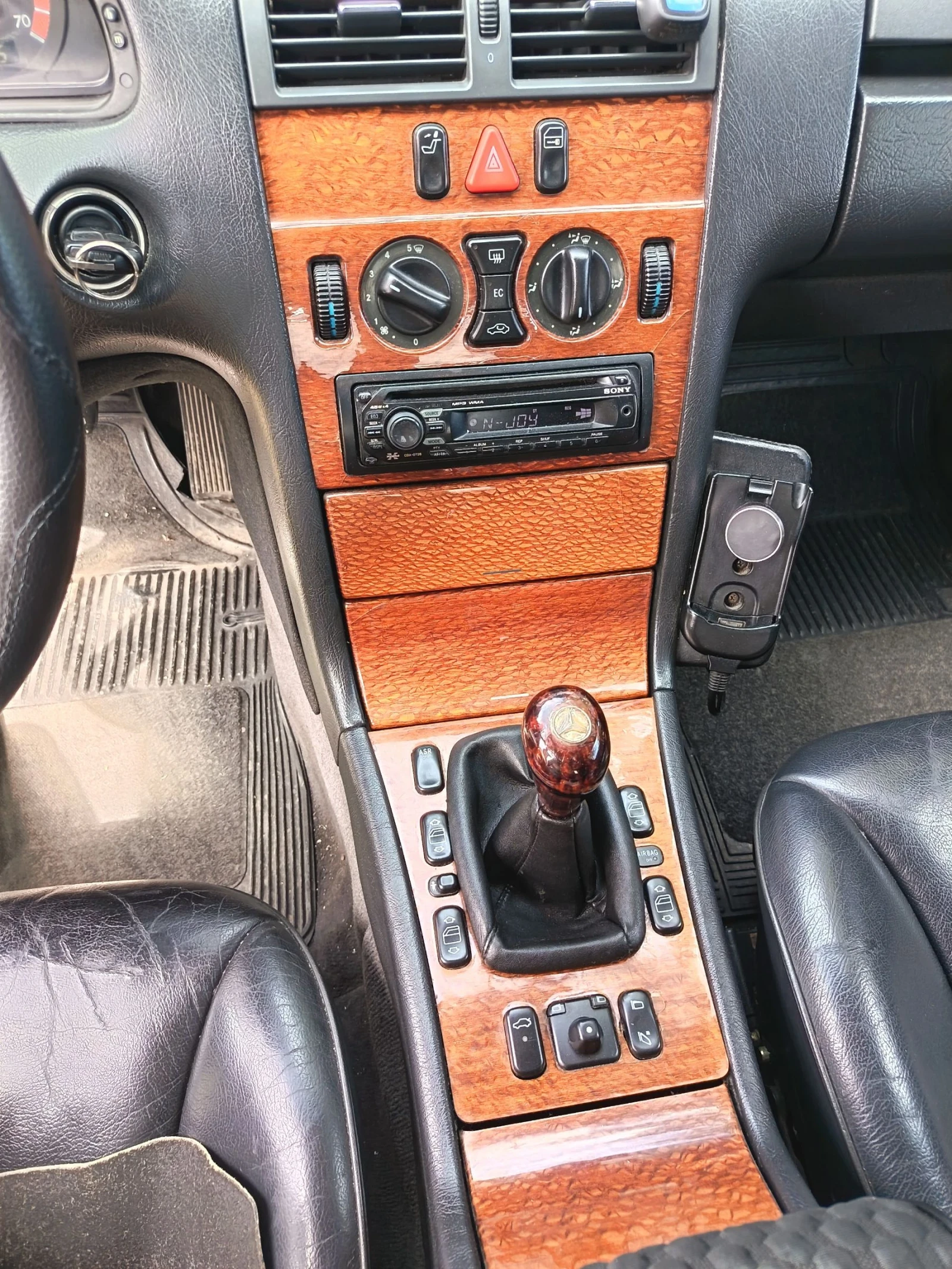 Mercedes-Benz E 200 W210, снимка 8 - Автомобили и джипове - 55134942