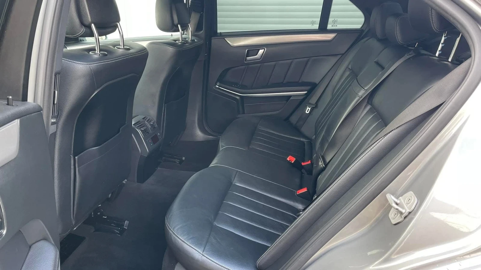 Mercedes-Benz E 350, снимка 12 - Автомобили и джипове - 55299443