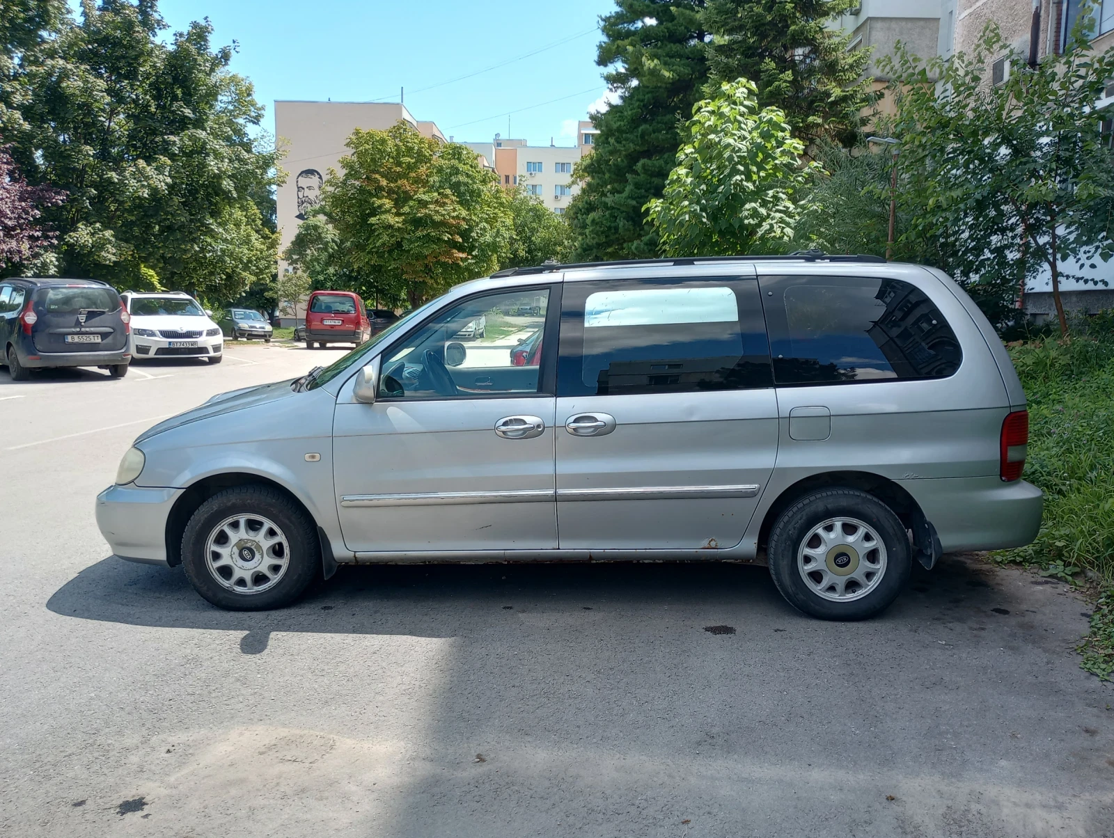 Kia Carnival 2.9 CRDI 7 местна, снимка 2 - Автомобили и джипове - 55414320