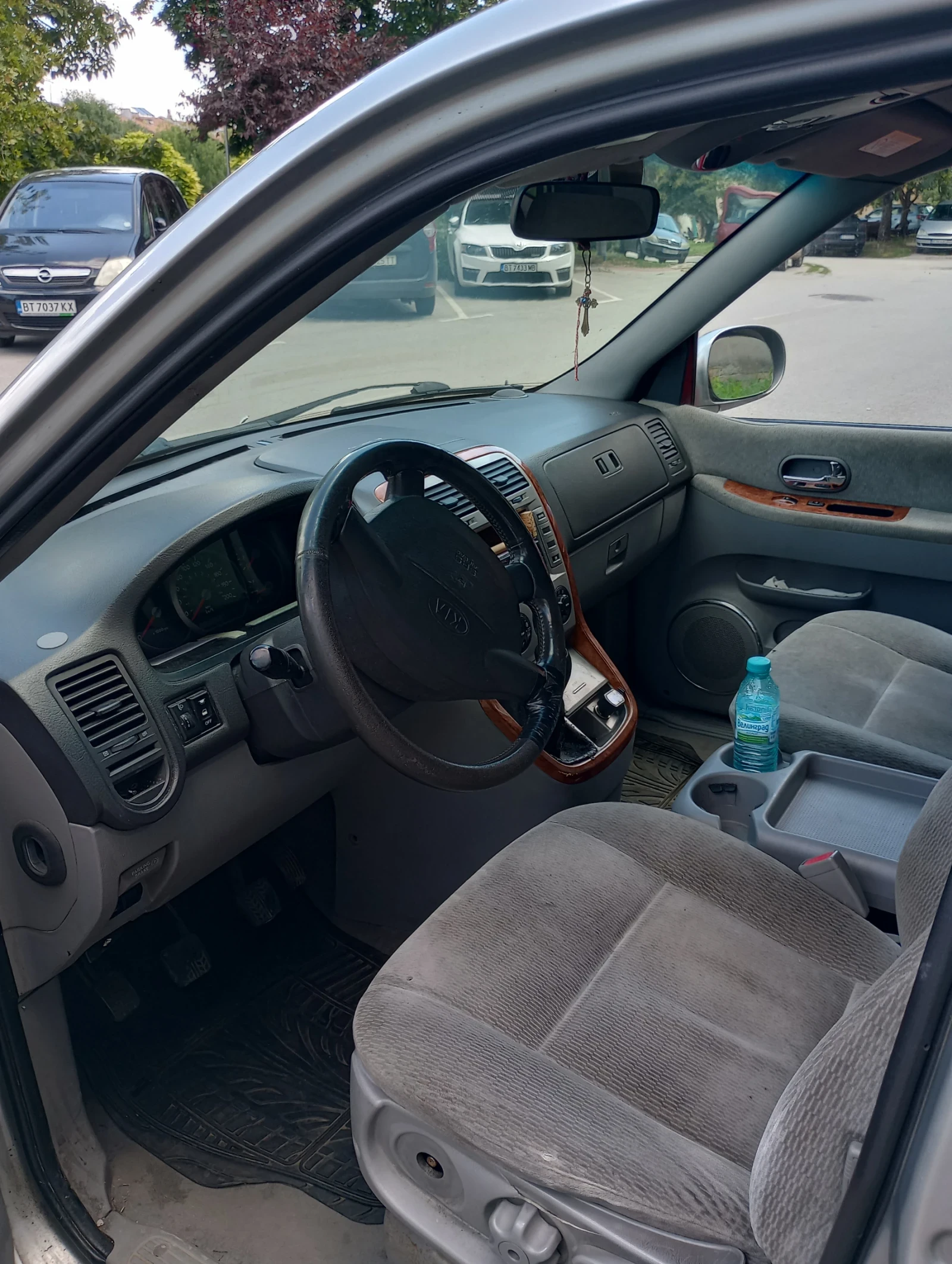 Kia Carnival 2.9 CRDI 7 местна, снимка 4 - Автомобили и джипове - 55414320