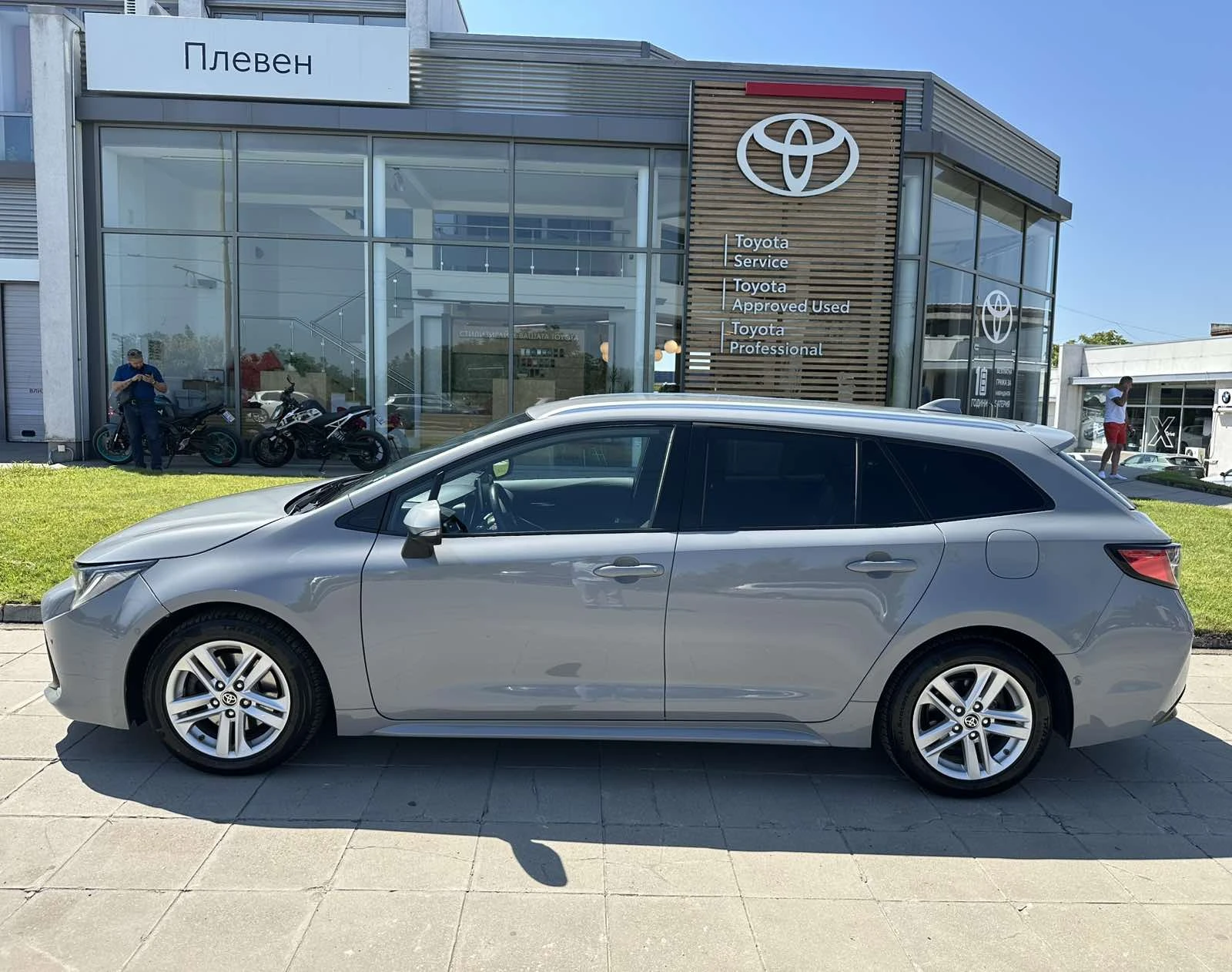 Toyota Corolla 2.0 HEV Team Deutschland, снимка 3 - Автомобили и джипове - 55484819