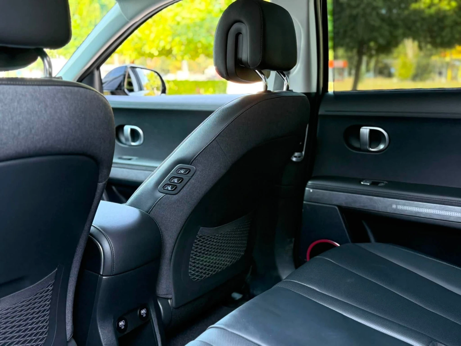 Hyundai Ioniq 5 First Edition 4WD SWIS CH, снимка 13 - Автомобили и джипове - 55640393