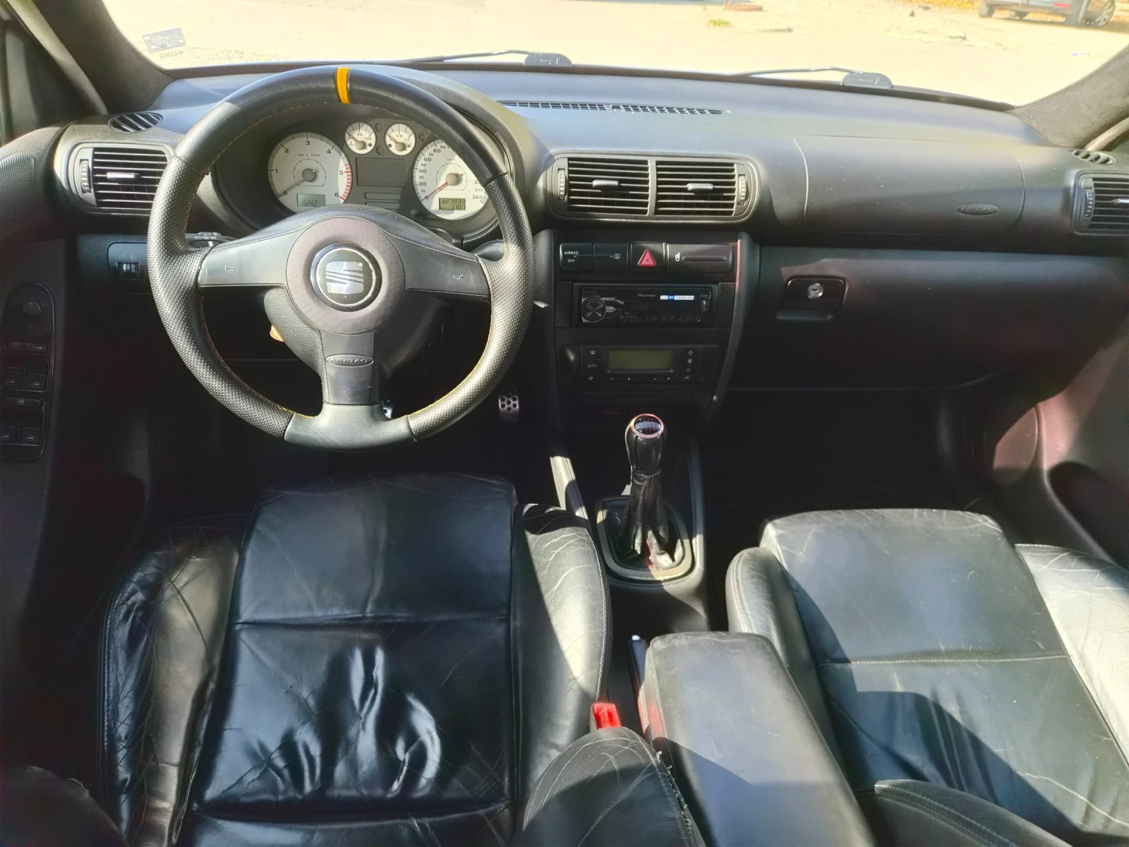 Seat Leon 1.9 ARL 300+ + , снимка 8 - Автомобили и джипове - 55877385
