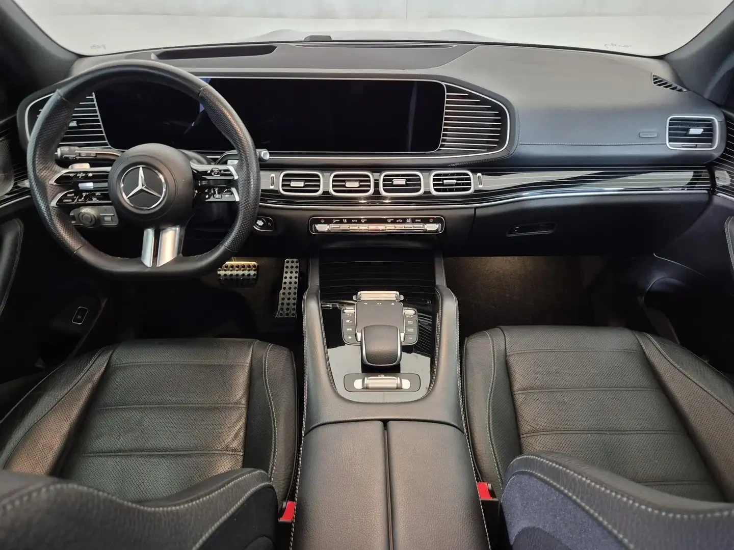 Mercedes-Benz GLS 450 d 4MATIC AMG-Line , снимка 7 - Автомобили и джипове - 56008391