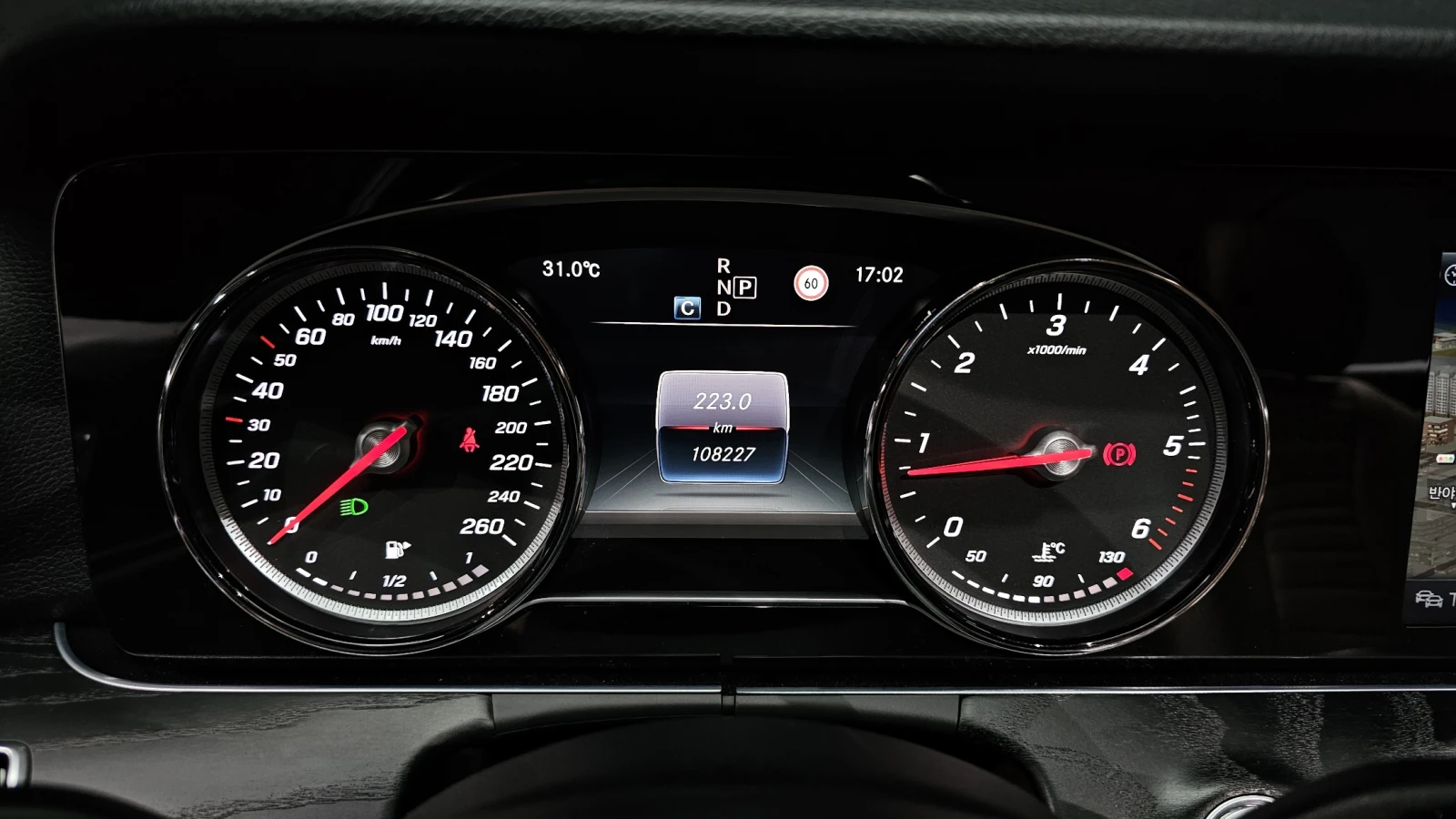 Mercedes-Benz E 220 Avantgarde autoprime.bg, снимка 7 - Автомобили и джипове - 56022415