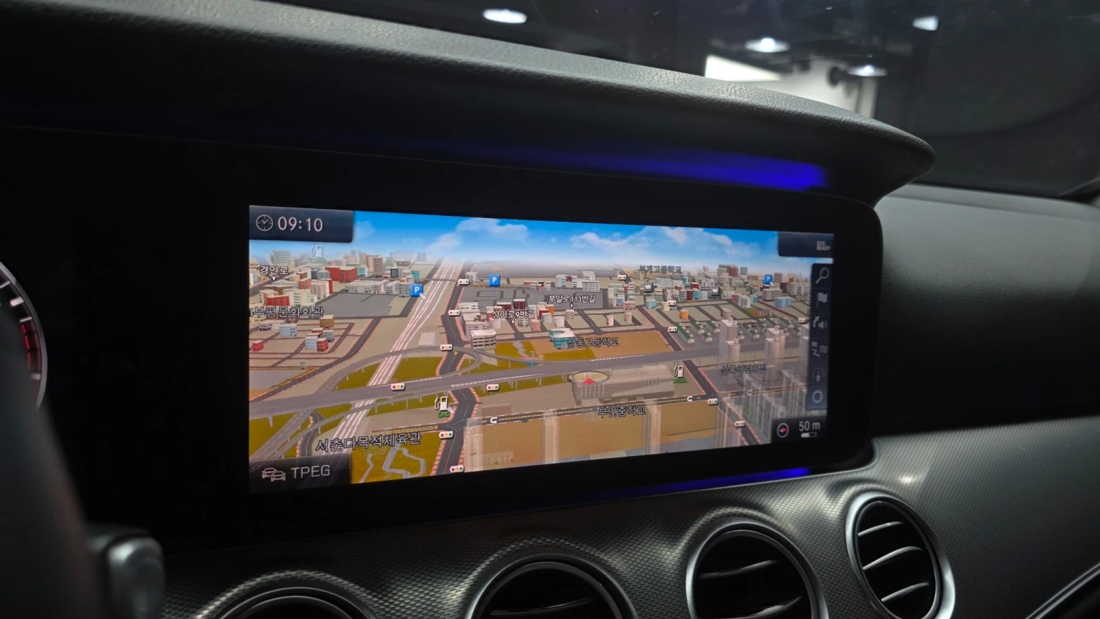Mercedes-Benz E 300 AMG Line | HUD | 360  | memory, снимка 14 - Автомобили и джипове - 56067641