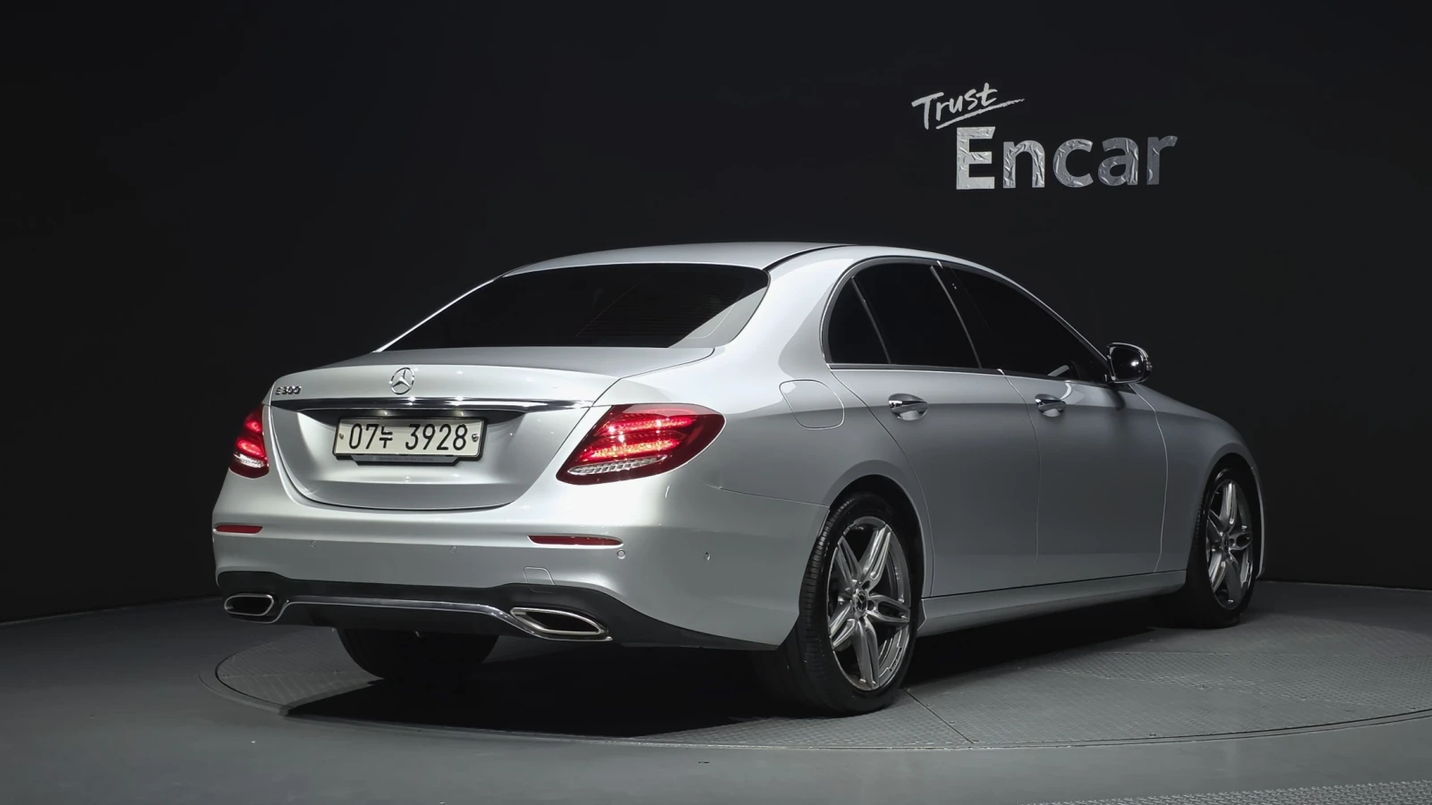 Mercedes-Benz E 300 AMG Line | HUD | 360  | memory, снимка 2 - Автомобили и джипове - 56067641