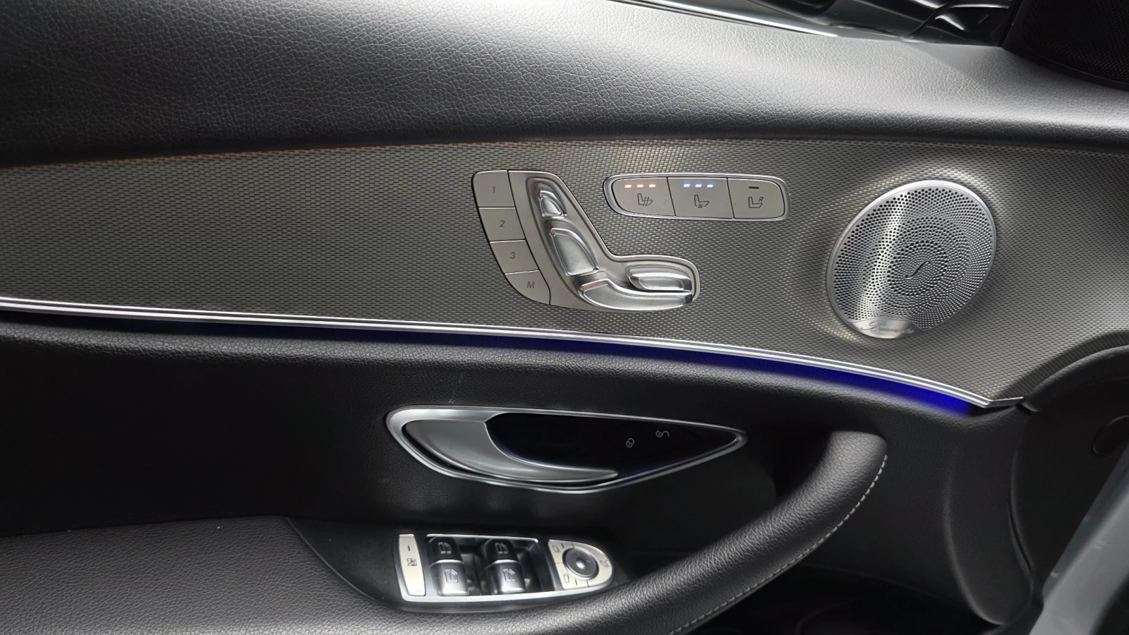 Mercedes-Benz E 300 AMG Line | HUD | 360  | memory, снимка 17 - Автомобили и джипове - 56067641
