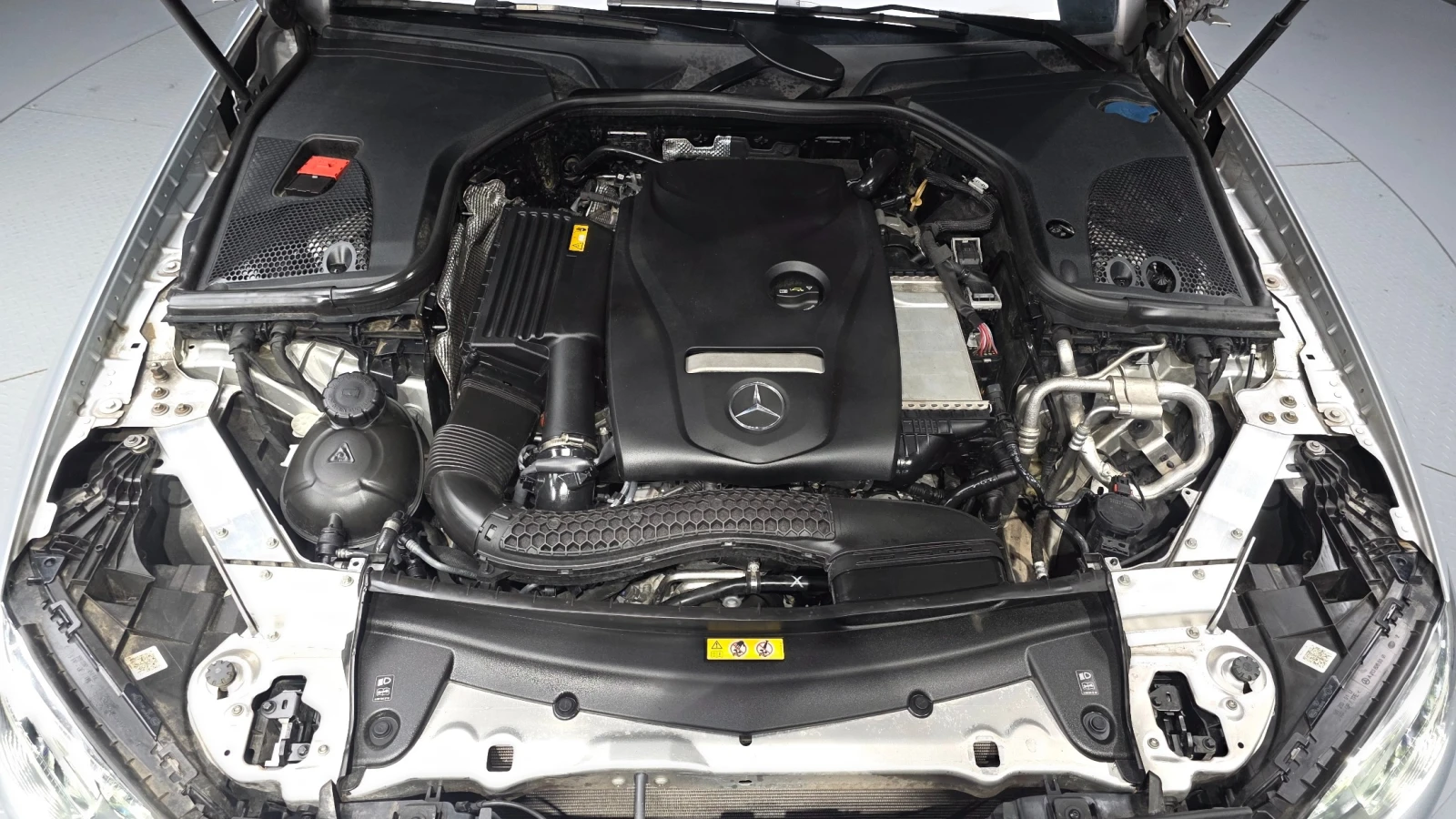Mercedes-Benz E 300 AMG Line | HUD | 360  | memory, снимка 5 - Автомобили и джипове - 56067641