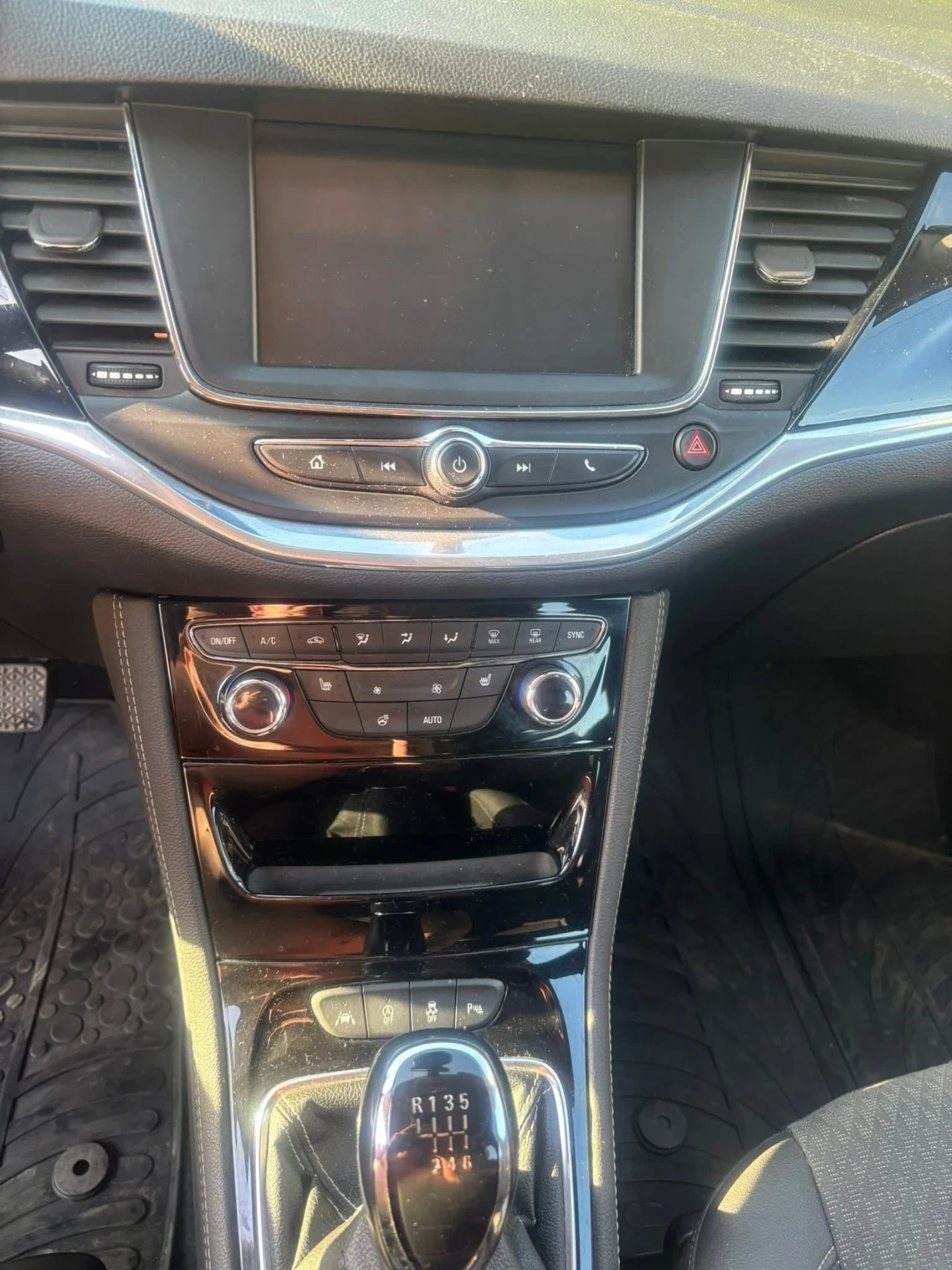 Opel Astra SportTourer, снимка 7 - Автомобили и джипове - 56091193