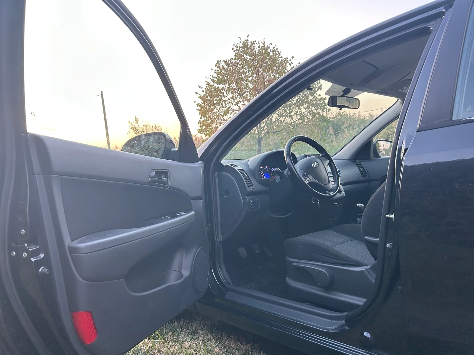 Hyundai I30 1.4 BlueDrive, снимка 7 - Автомобили и джипове - 56155595