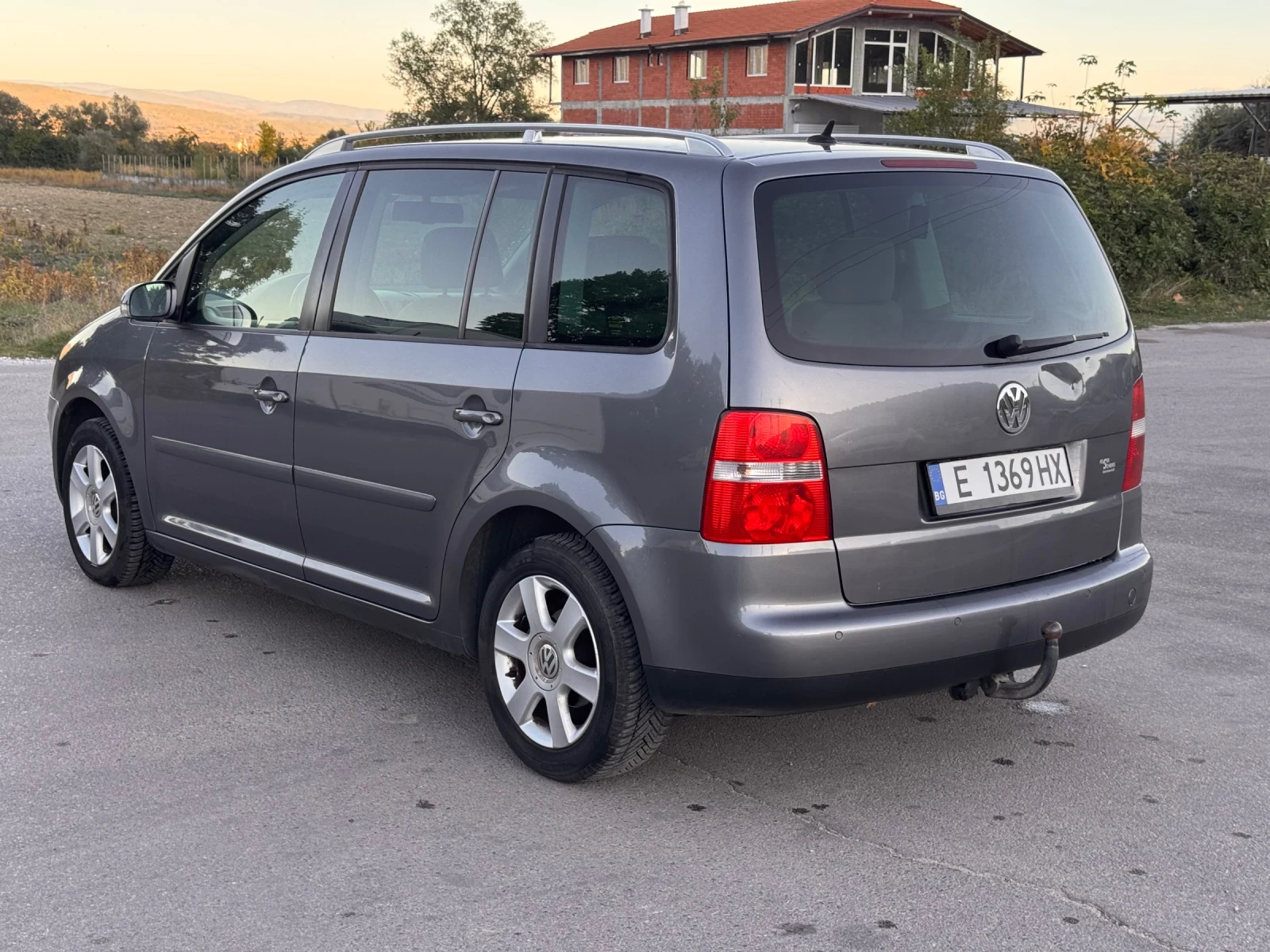 VW Touran tdi АВТОМАТИК, снимка 5 - Автомобили и джипове - 56398482