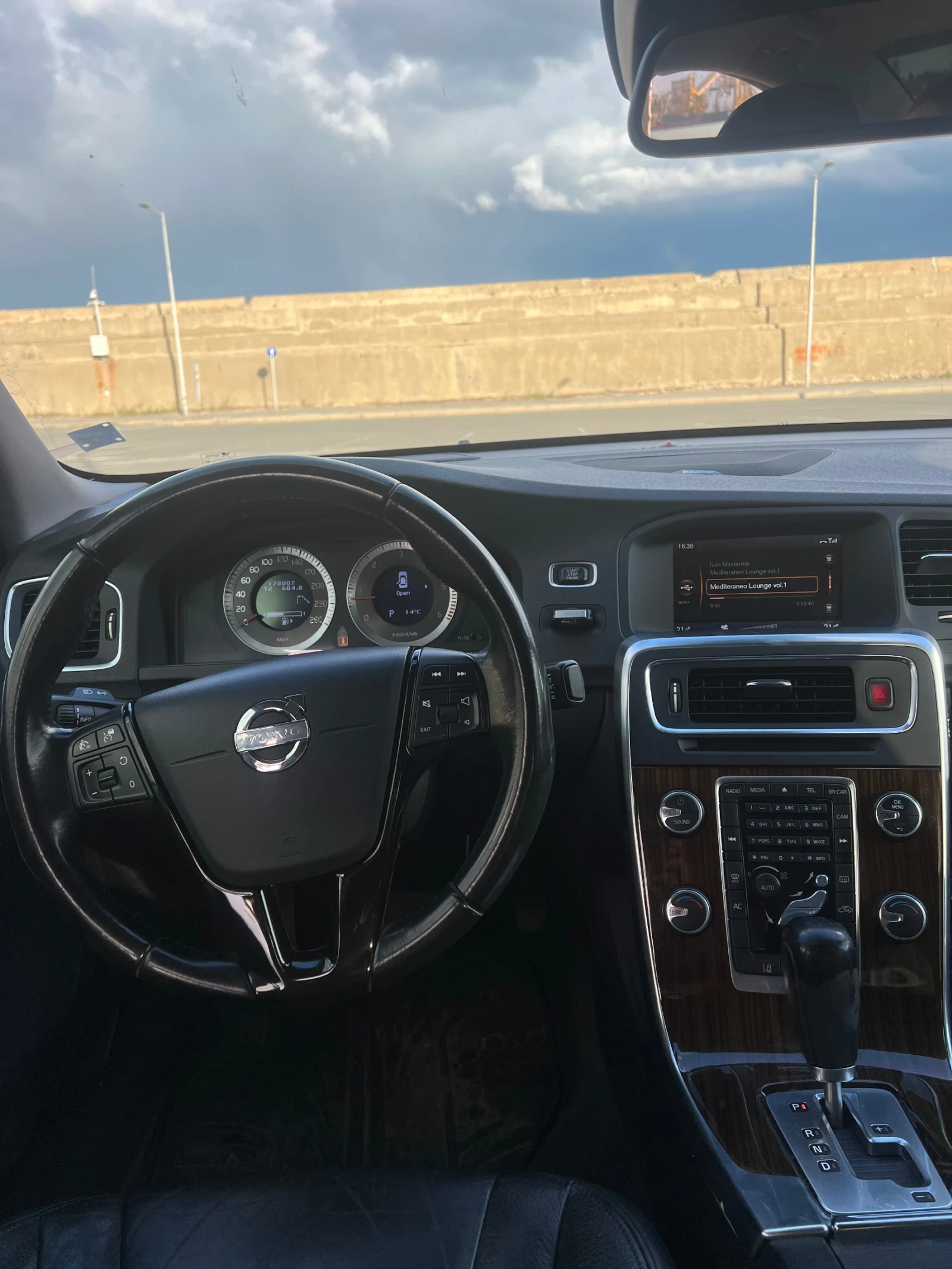 Volvo S60 D5 AWD 178k km, снимка 5 - Автомобили и джипове - 56584804