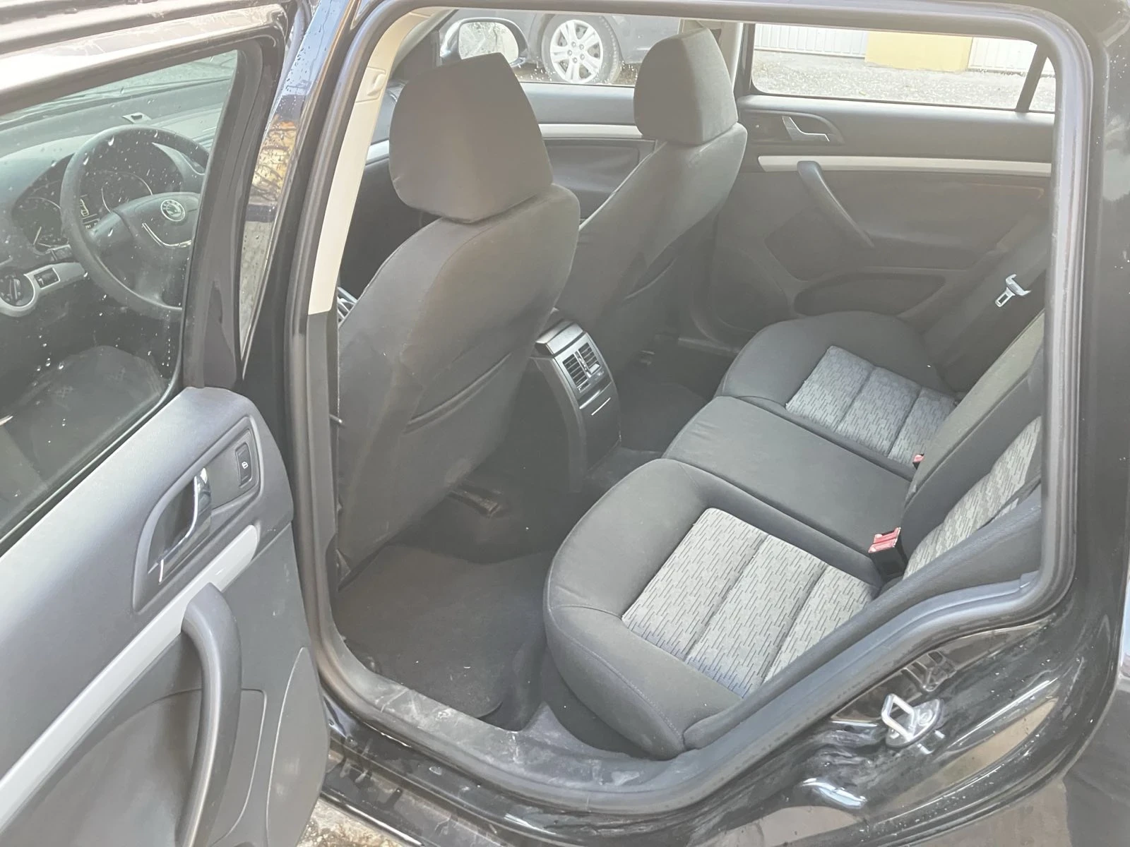 Skoda Octavia, снимка 5 - Автомобили и джипове - 56607979