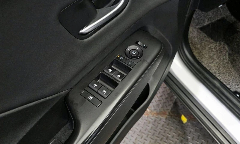 Hyundai Kona Gasoline 1.6 Turbo 2WD Premium, снимка 13 - Автомобили и джипове - 52113078