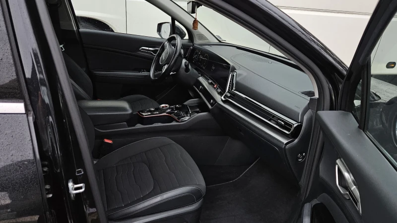 Kia Sportage Mild hybrid, 1.6 diesel, снимка 7 - Автомобили и джипове - 52664291
