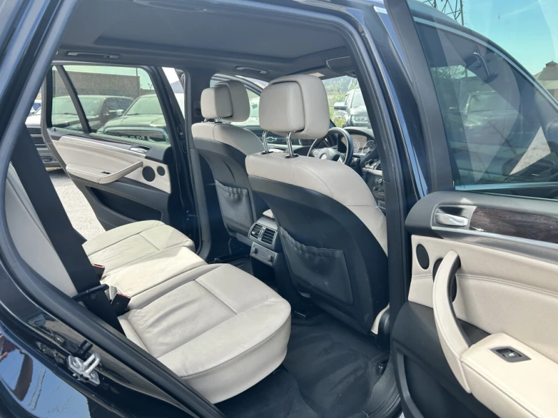BMW X5 XDrive35i* M Pack* Harmon/Kardon* 7 МЕСТЕН, снимка 12 - Автомобили и джипове - 53361134