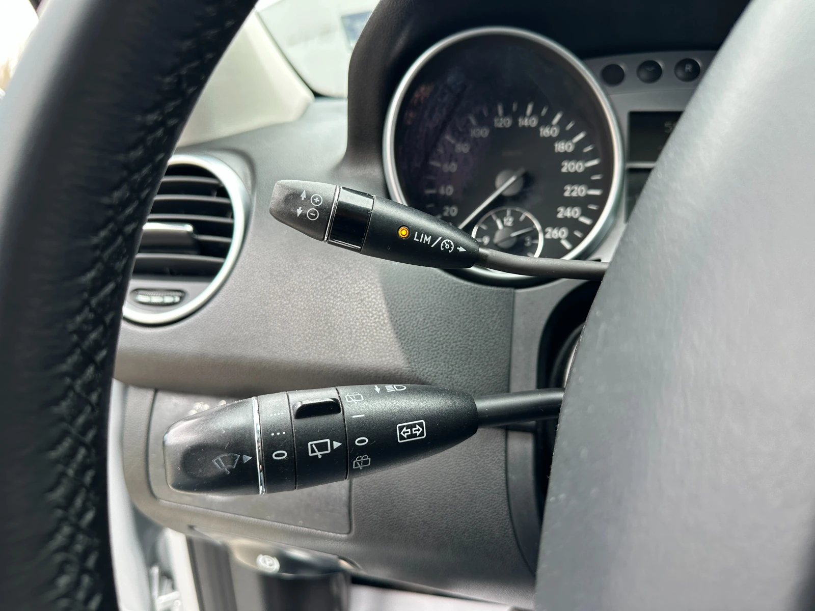 Mercedes-Benz ML 320 CDI 4Matic, снимка 15 - Автомобили и джипове - 54252672