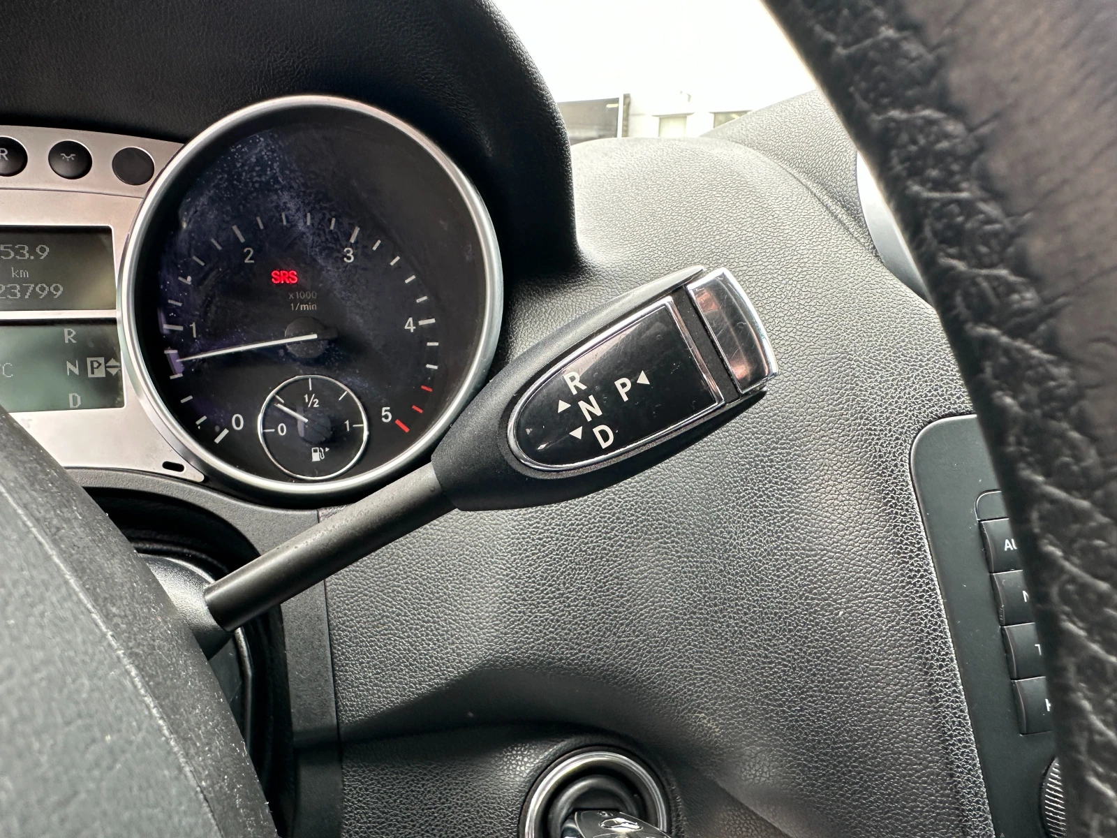 Mercedes-Benz ML 320 CDI 4Matic, снимка 14 - Автомобили и джипове - 54252672