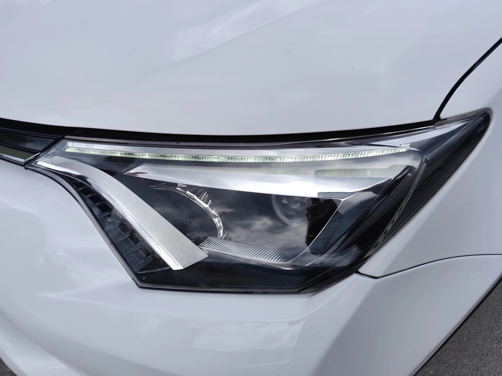 Toyota Rav4 2.5i ХИБРИД* FACELIFT* LED* KАМЕРА* AWD, снимка 16 - Автомобили и джипове - 54278004